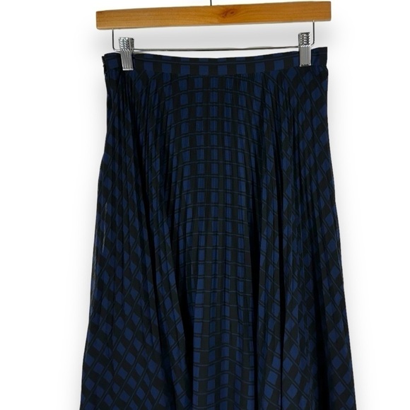 Club Monaco Yowshee Micro Pleated Midi Skirt, Blue/Black Print, Size 4 - Picture 12 of 13